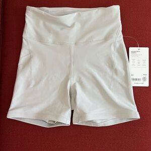 Athleta Women's High-Waisted Shorts. XS